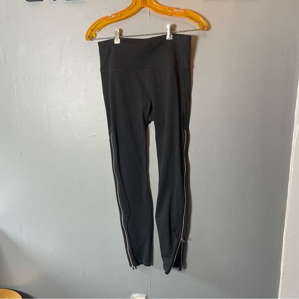 Athleta Chaturanga Rose gold Zipper Yoga Leggings Sz M